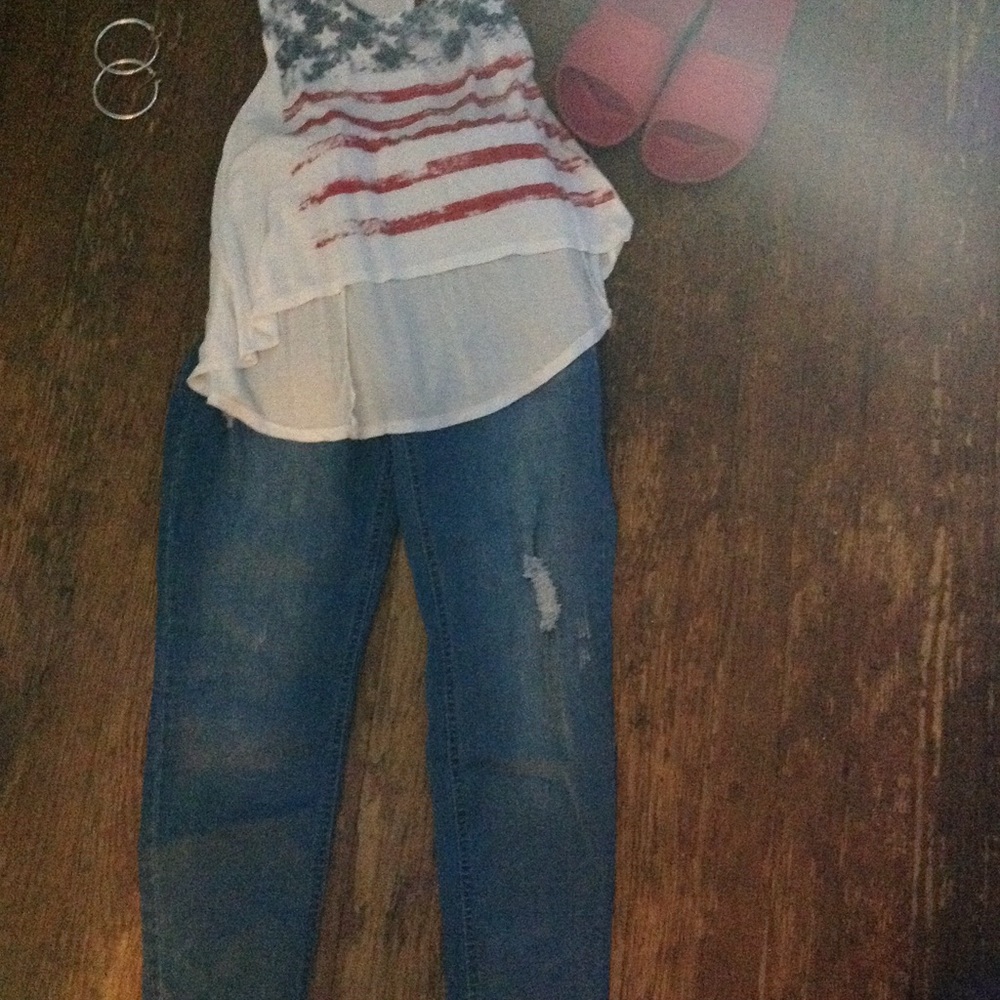 Lightly distressed Kensie jeans - Picture 6 of 8